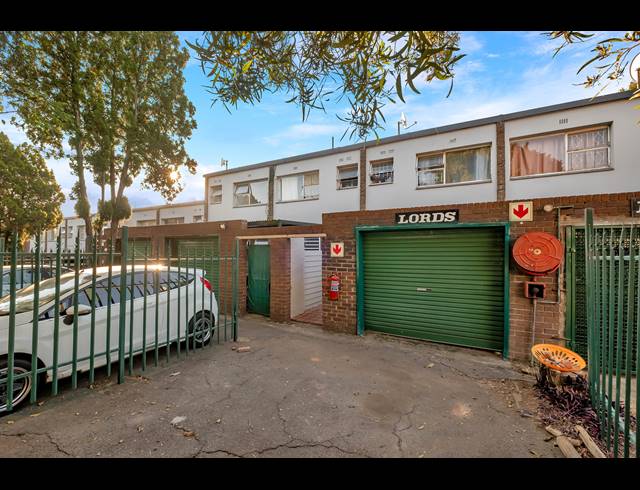 2 BEDROOM APARTMENT FOR SALE IN WINDSOR EAST